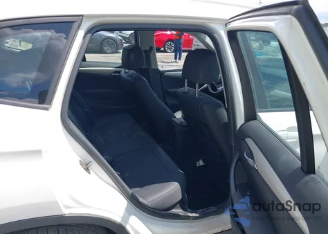 2013 BMW X1 xDrive28I z USA, uszkodzony, nr VIN WBAVL1C51DVR83593